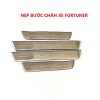 ỐP NẸP BƯỚC CHÂN NGOÀI INOX DÀNH CHO XE TOYOTA FORTUNER