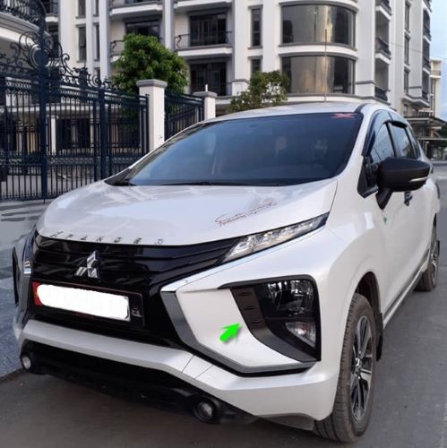 BỘ ỐP TRANG TRÍ VIỀN ĐÈN TRƯỚC MẪU ĐEN DÀNH CHO XE MITSUBISHI XPANDER 2018-2019