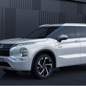 RA MẮT MITSUBISHI OUTLANDER BẢN ĐỈNH CAO NHẤT: ĐẸP VÀ MẠNH TOÀN DIỆN HƠN BAO GIỜ HẾT, ĐI ĐƯỢC 87KM KHI HẾT XĂNG