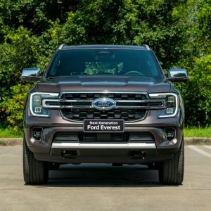FORD EVEREST 2023 RA MẮT VIỆT NAM: GIÁ TỪ 1,099 TỶ ĐỒNG, NHIỀU TRANG BỊ KHỦNG, GÂY SỨC ÉP LÊN FORTUNER VÀ SANTA FE